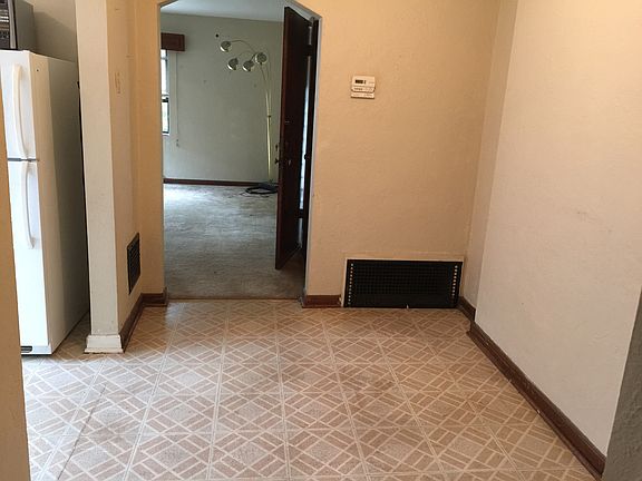 5th image of 5442 Chippewa St #2