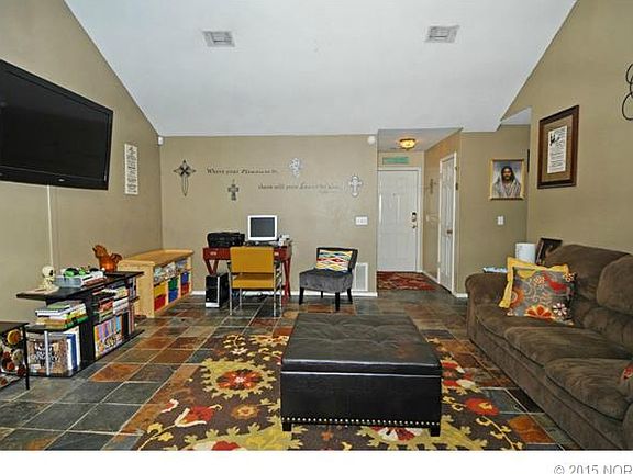 3rd image of 2229 W Mobile Pl