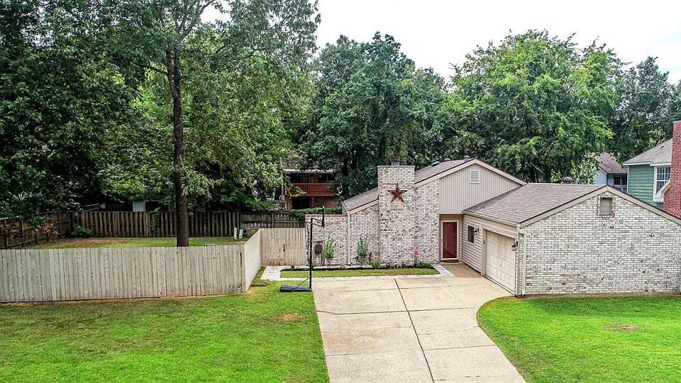 1st image of 19523 Gamble Oak Dr