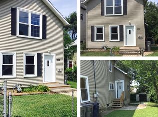 462 Brook St, Elgin, IL 60120