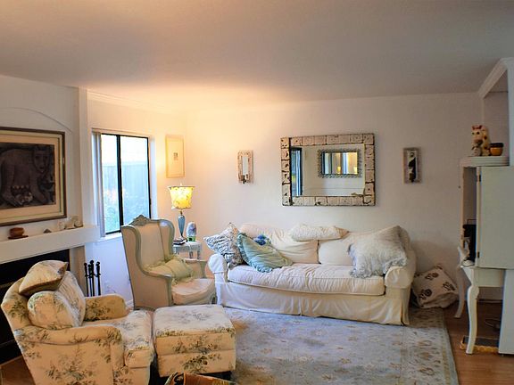 2nd image of 3015 Buckingham Ln #30