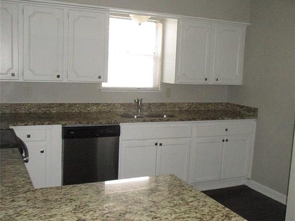 5th image of 126 Goerte Dr
