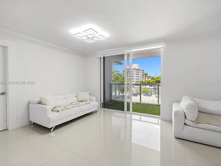 2457 Collins Ave #307 — Photo 19