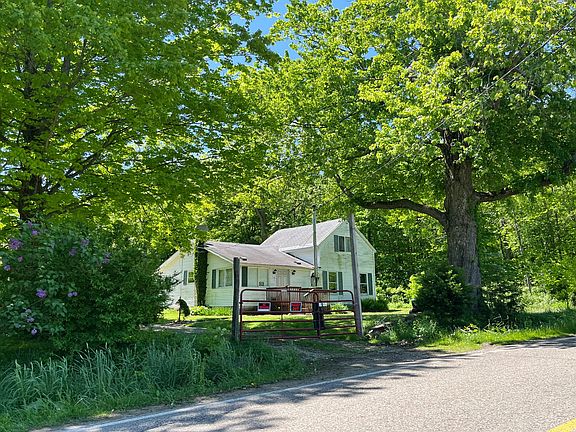 3rd image of 16849 Calvin Hill St
