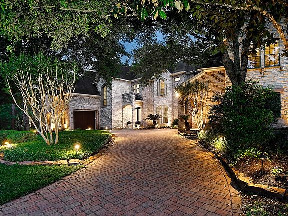 2nd image of 19 Hunnewell Way
