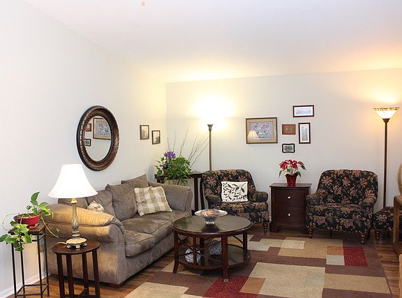 2nd image of 309 Belmont Dr