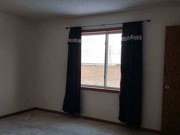 Large 2nd Floor Master