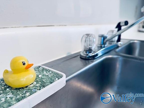 3rd image of 2016 Hobbs Rd SE APT 1