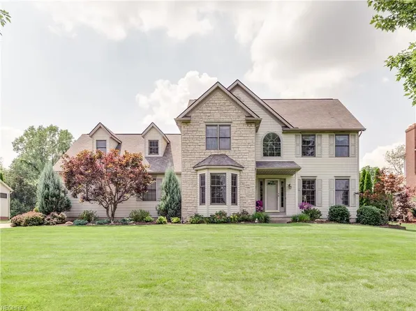 11081 Bancroft Ave NW, Uniontown, OH 44685