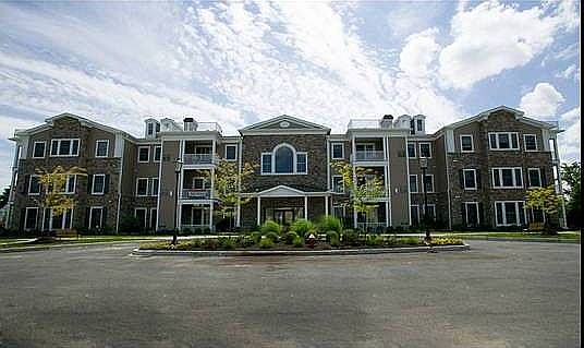 2nd image of 5 Tenakill Park Dr #218-2R
