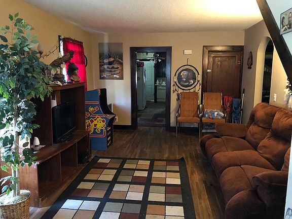 4th image of 1217 Broadway St