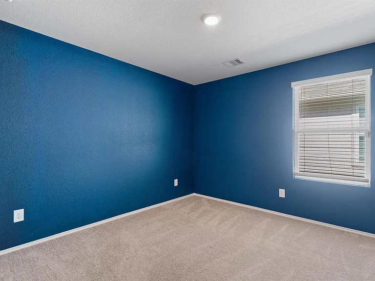 352 Sickle Loop — Photo 24