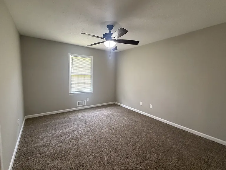 965 Hillview Rd — Photo 14