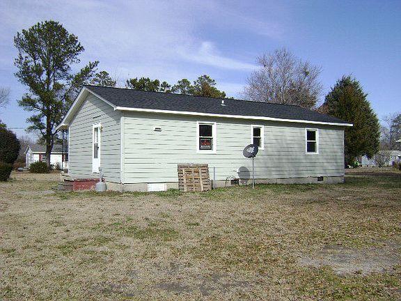 3rd image of 90 Abraham Ave