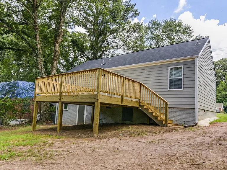 567 Ashburton Ave — Photo 20