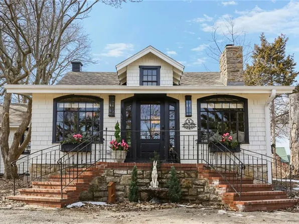 144 Beach Dr, Lake Tapawingo, MO 64015
