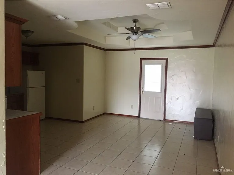 2000 Circle Dr #3 — Photo 2