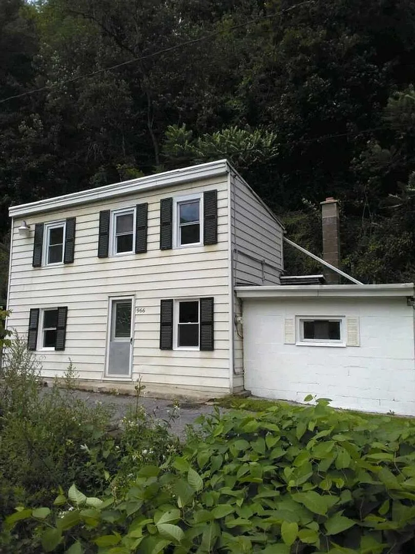 3 bedroom 1 bathroom — Photo 1