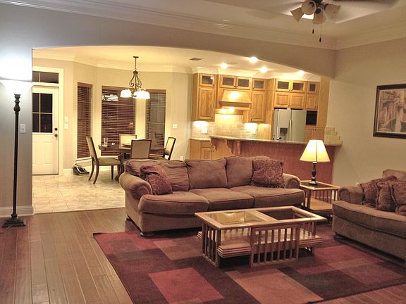4th image of 1912 Sparrowridge Cir