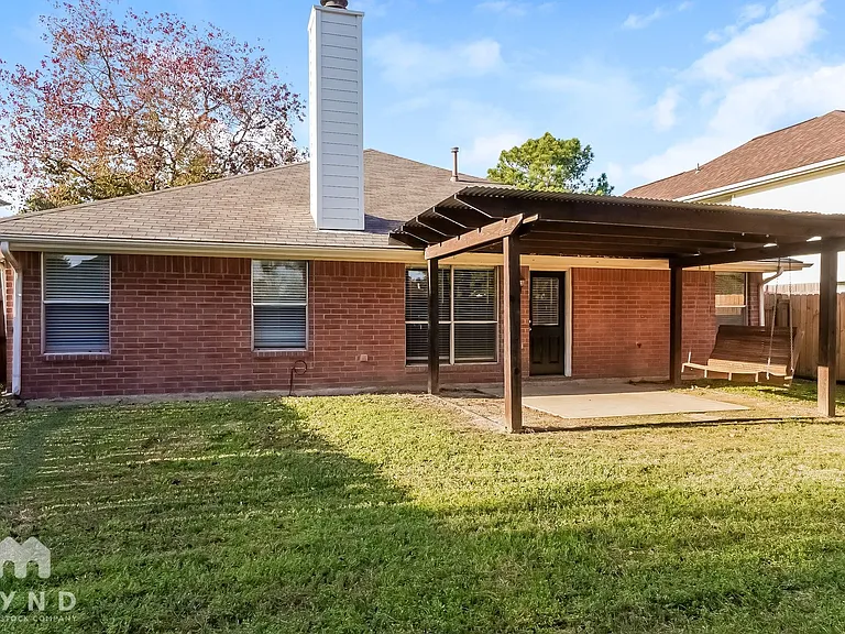 12035 Thornecrest Dr — Photo 15