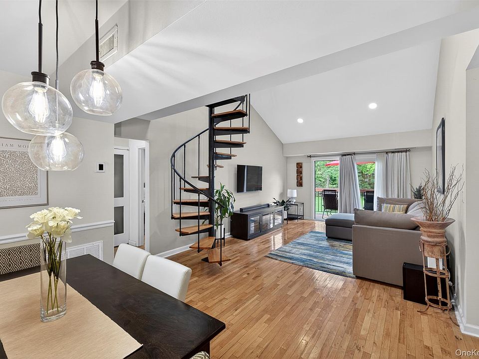1st image of 20 Bronxville Glen Drive #6