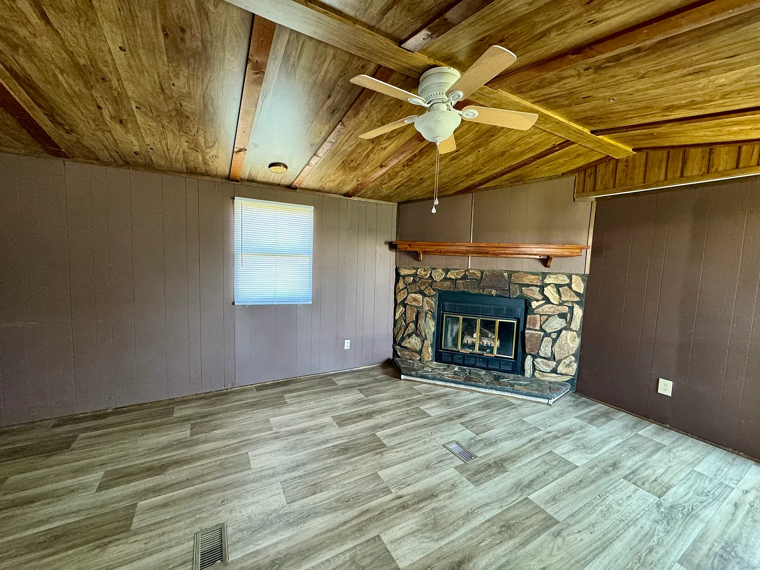 2 bed, $895 — Photo 2