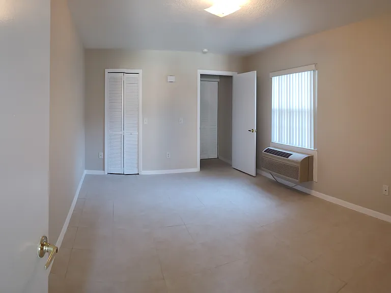 853 Caribbean Dr #5 — Photo 4