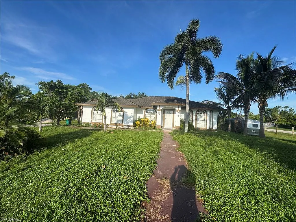 3 bed, 2.0 bath, 1491 sqft, $2,800 — Photo 2