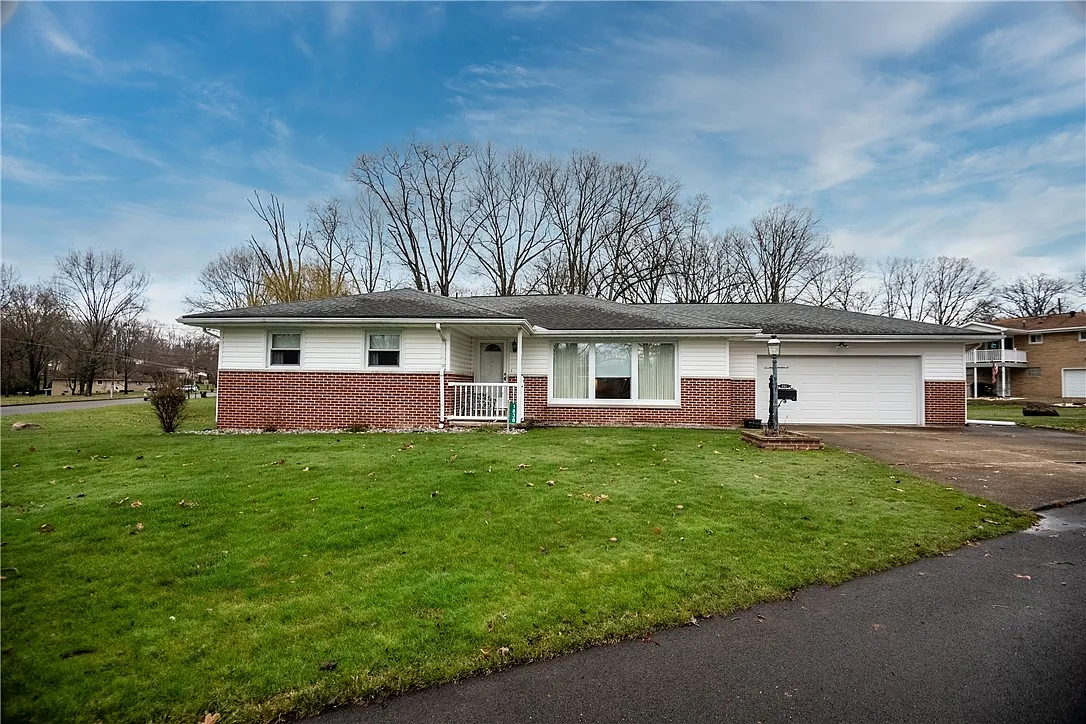 1838 Memorial Dr photo 1