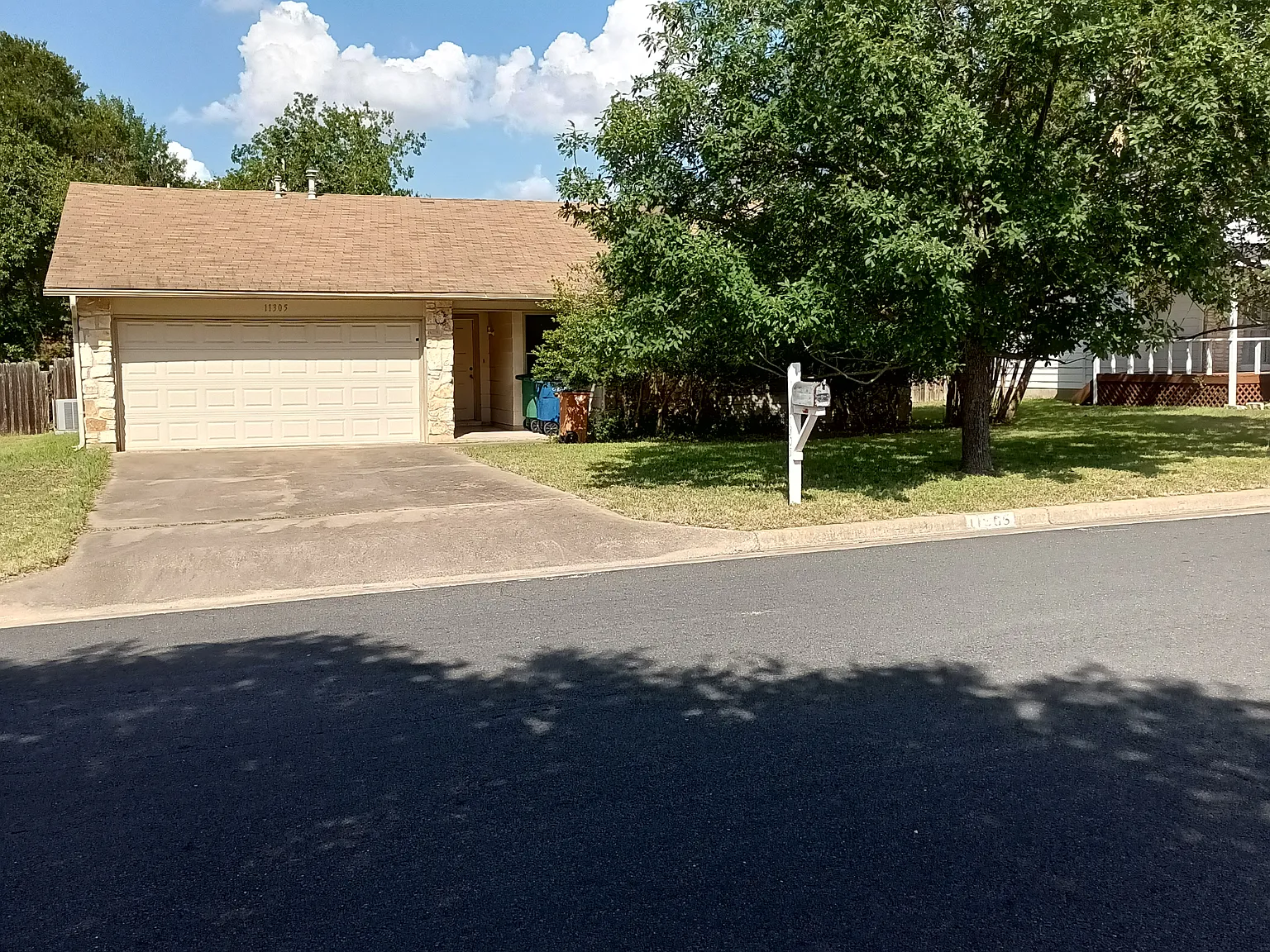 4 bed, 1700 sqft, $2,500 — Photo 2