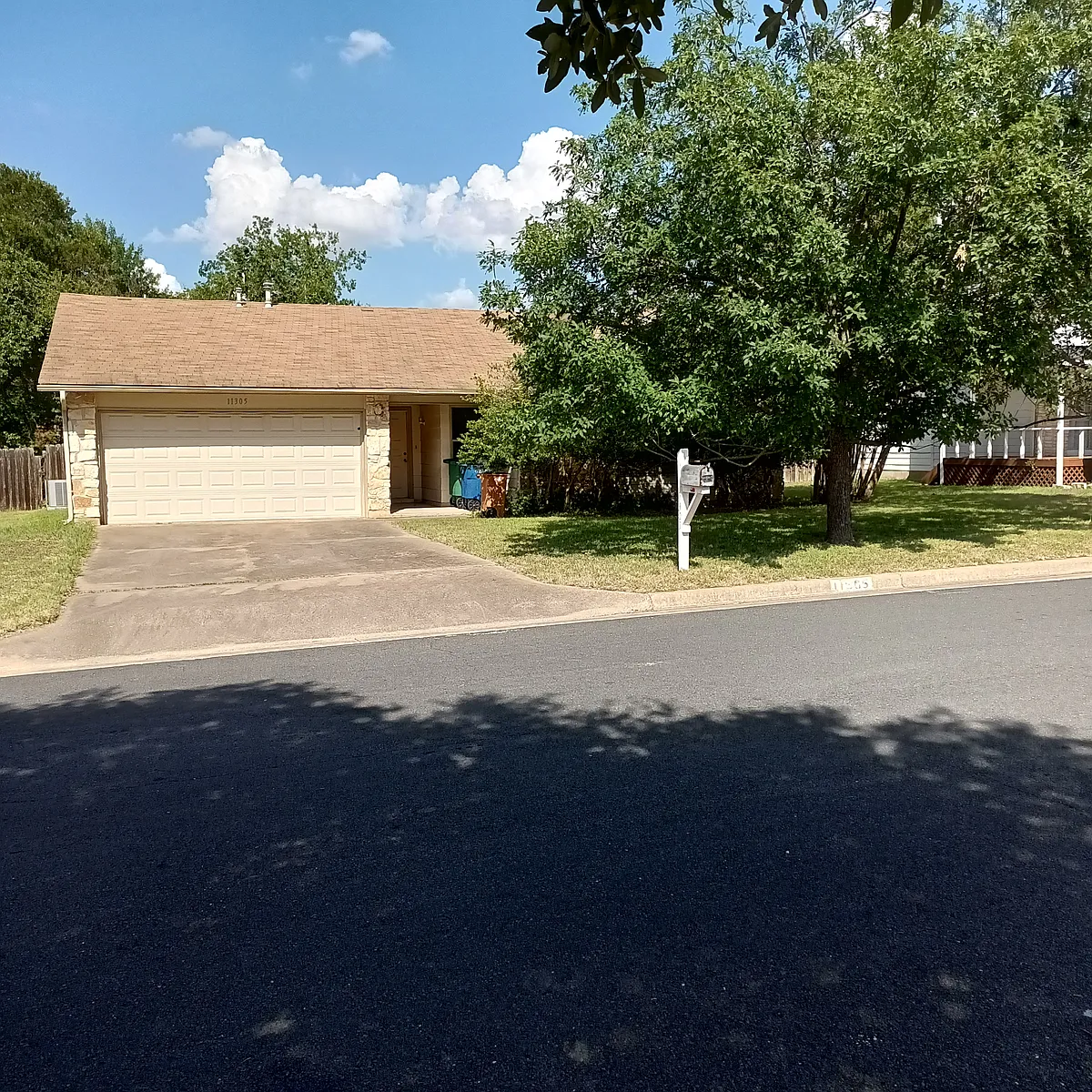 Building Photo - 11305 Blackmoor Dr