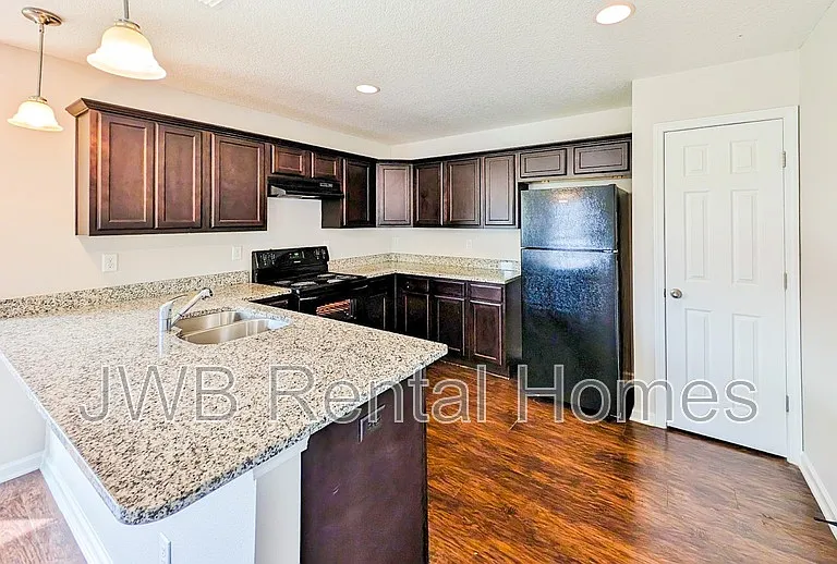 4638 Lenox Ave — Photo 2