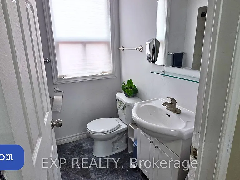 1562 Jane St — Photo 24