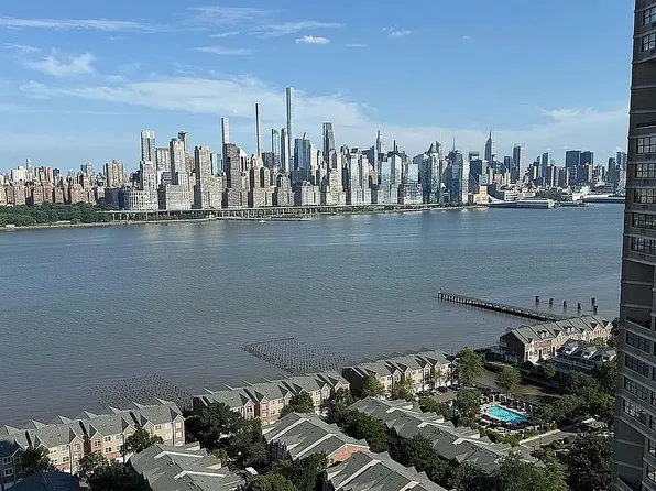 7004 Kennedy Blvd E APT 30G, Guttenberg, NJ 07093