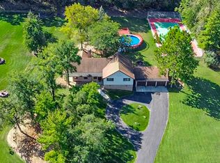 3317 E Buried Oak Dr, Crete, IL 60417