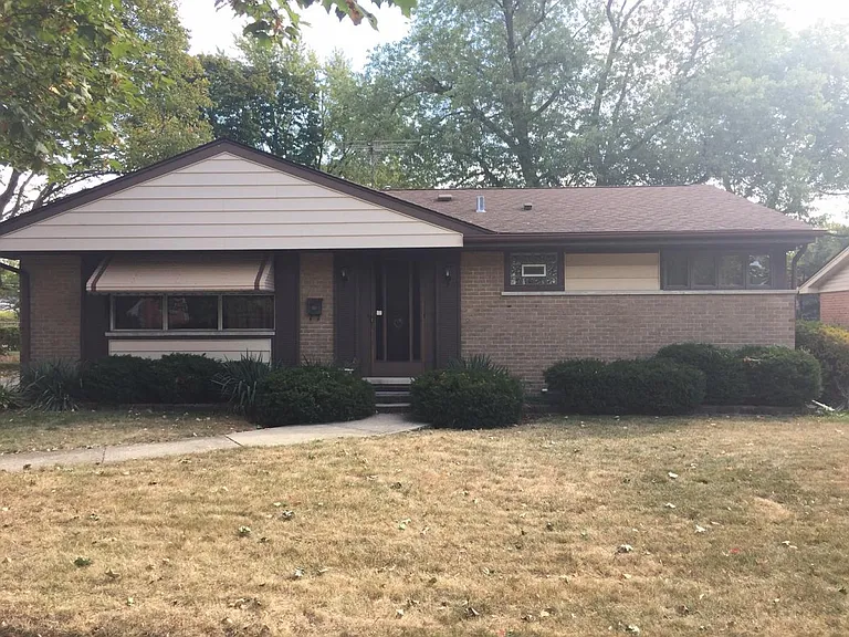 111 S Elm Tree Ln — Photo 1