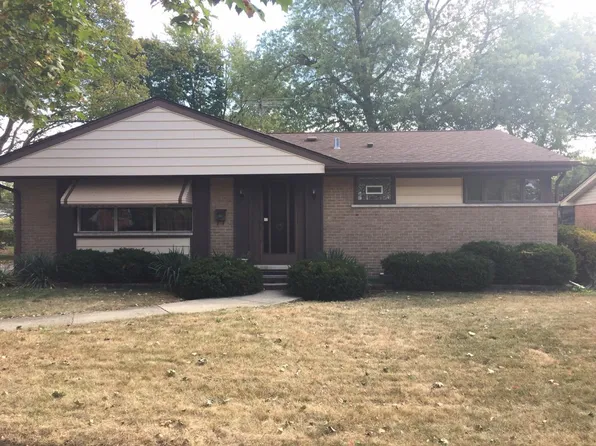 111 S Elm Tree Ln, Elmhurst, IL 60126