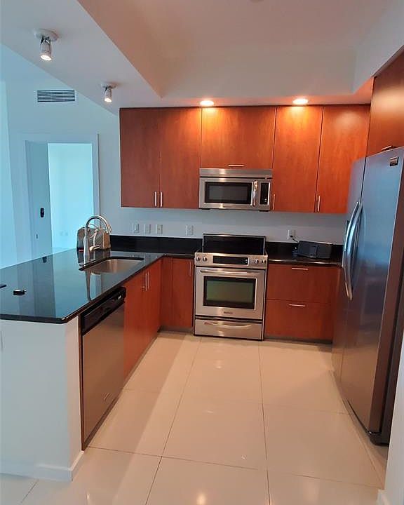 1st image of 315 NE 3rd Ave APT 1904