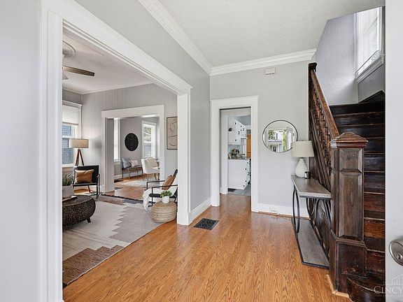 4th image of 3945 Regent Ave
