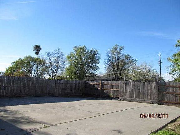 4th image of 4000 Dexter Cir