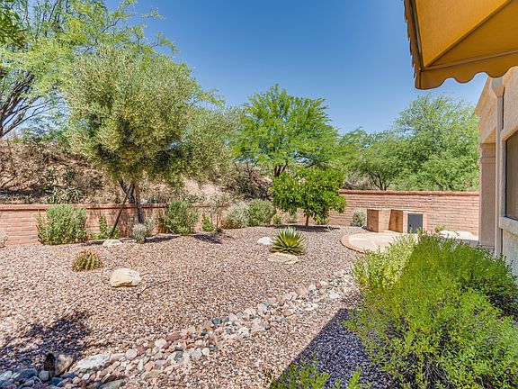 4th image of 5555 N Largo Papavero
