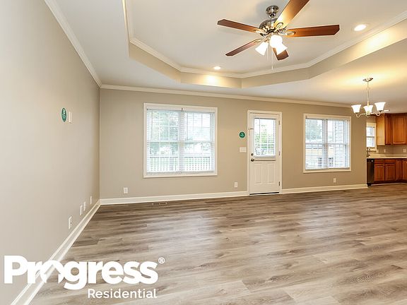 3rd image of 3226 Penny Ln
