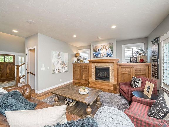 4th image of 908 W Whispering Cir