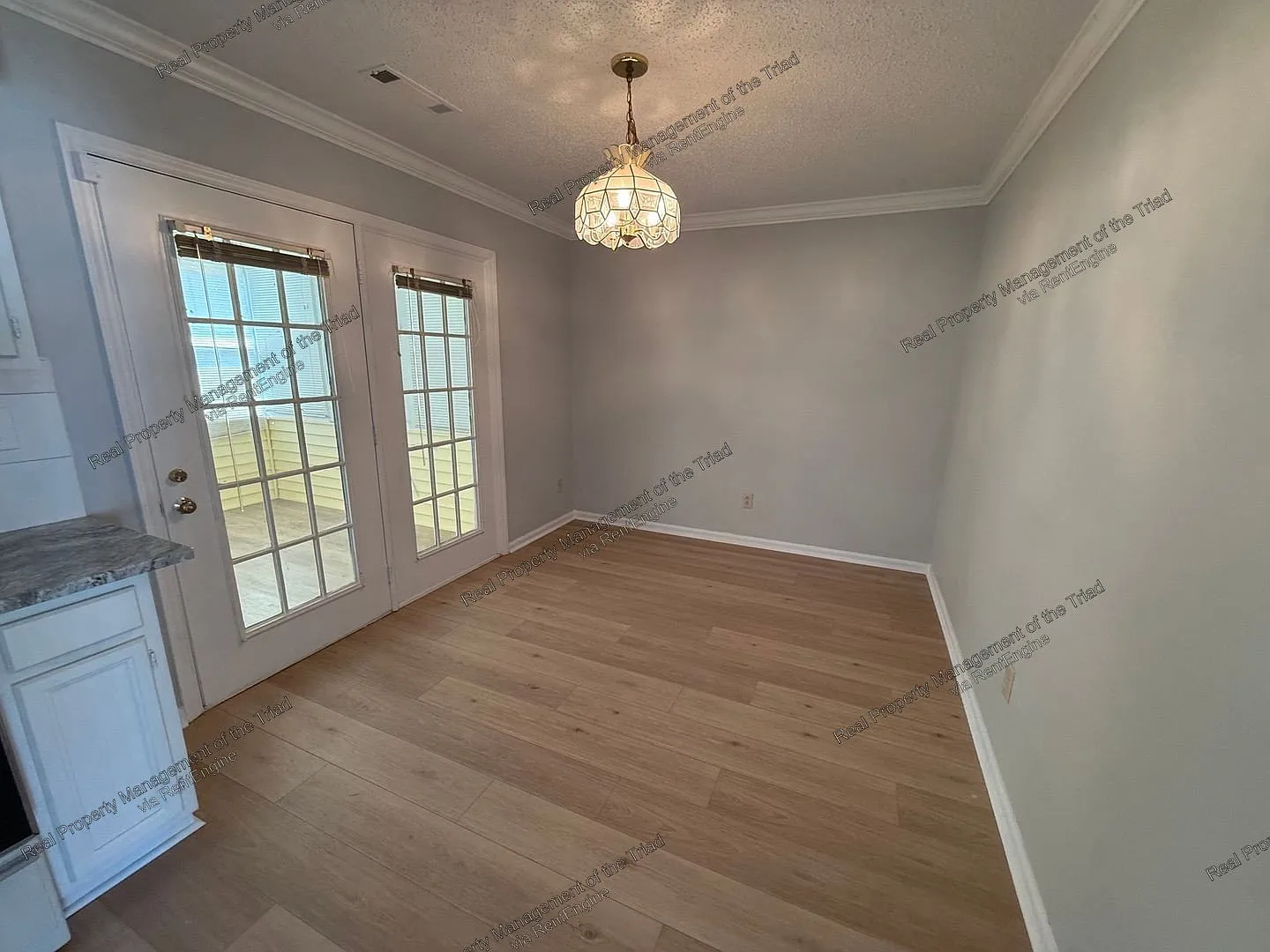 3 bed, 2.0 bath, 1590 sqft, $1,800 — Photo 4