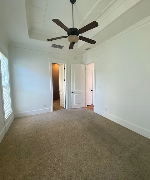 233 Torrington Blvd — Photo 10