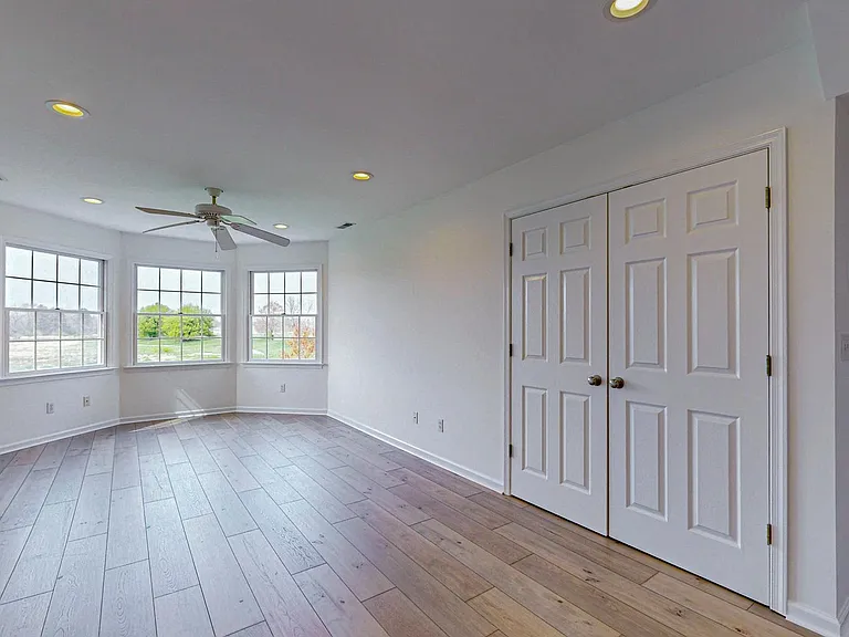 second floor loft/den