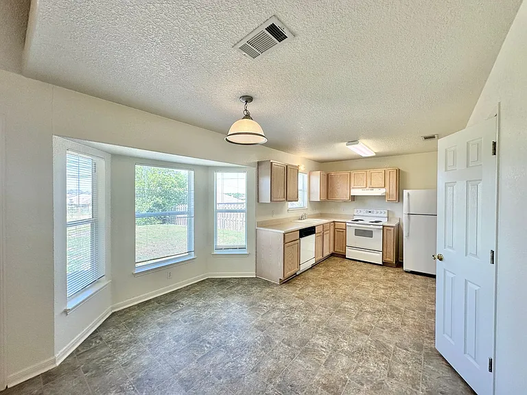 2508 Edgefield St — Photo 6