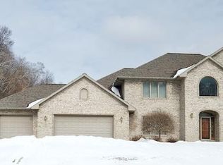 1737 Snowflake Pl, Onalaska, WI 54650