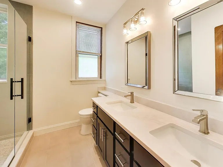 858 N Wolcott Ave #1 — Photo 13