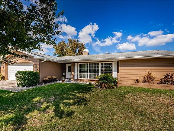 4th image of 2892 Meadow Wood Dr